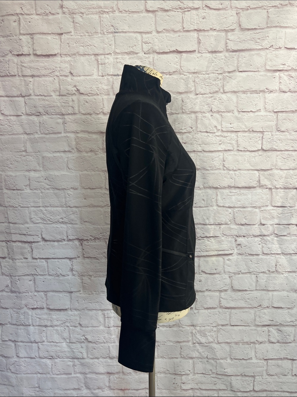Zella Black Patterned Zip-Front Performance Jacket - Picture 5 of 10